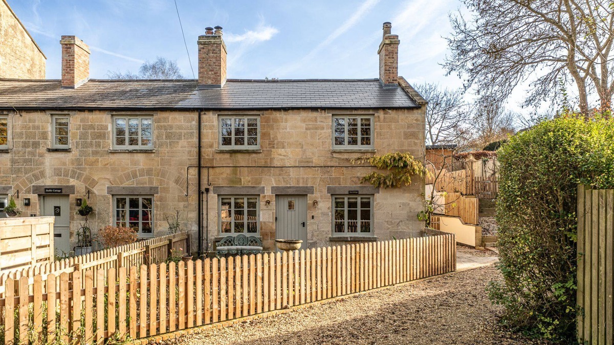 Winchcombe Cottage | Beautifully presented dog friendly holiday cottage - River Cottage