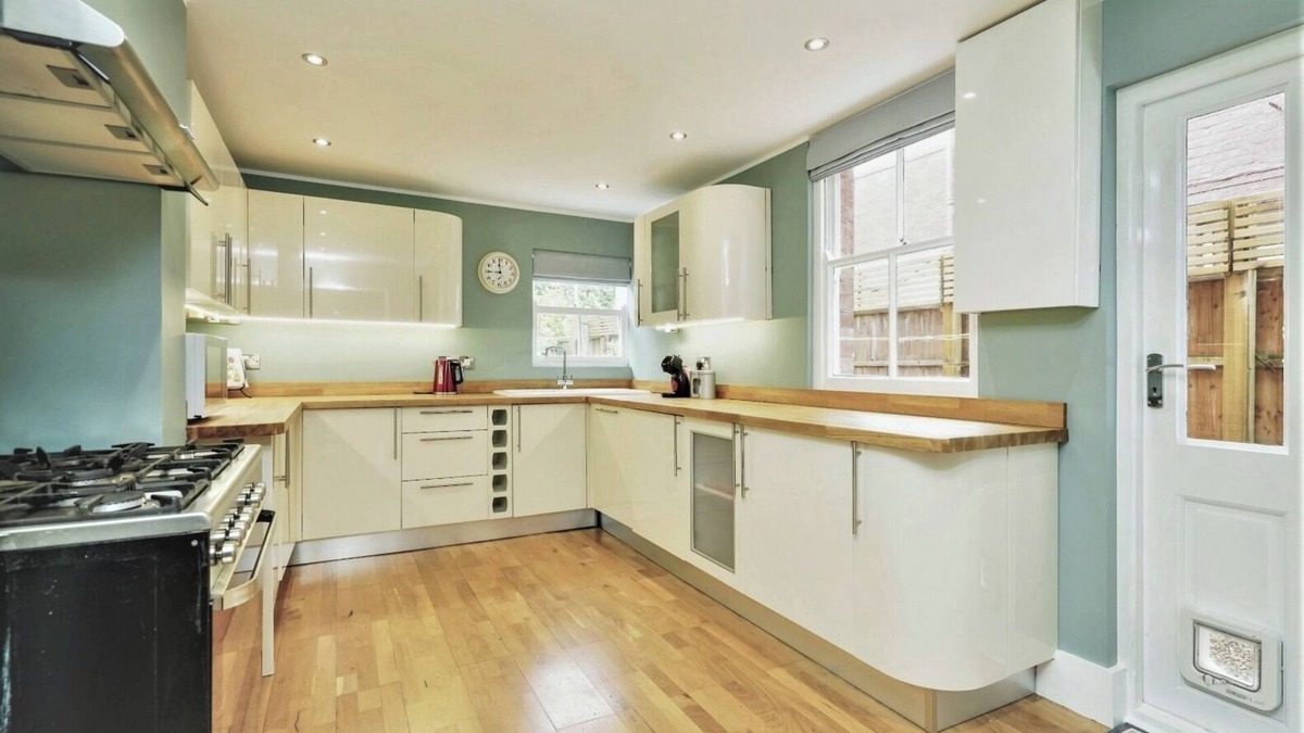 Cowley House | Beautifully presented, spacious and conveniently located Edwardian home