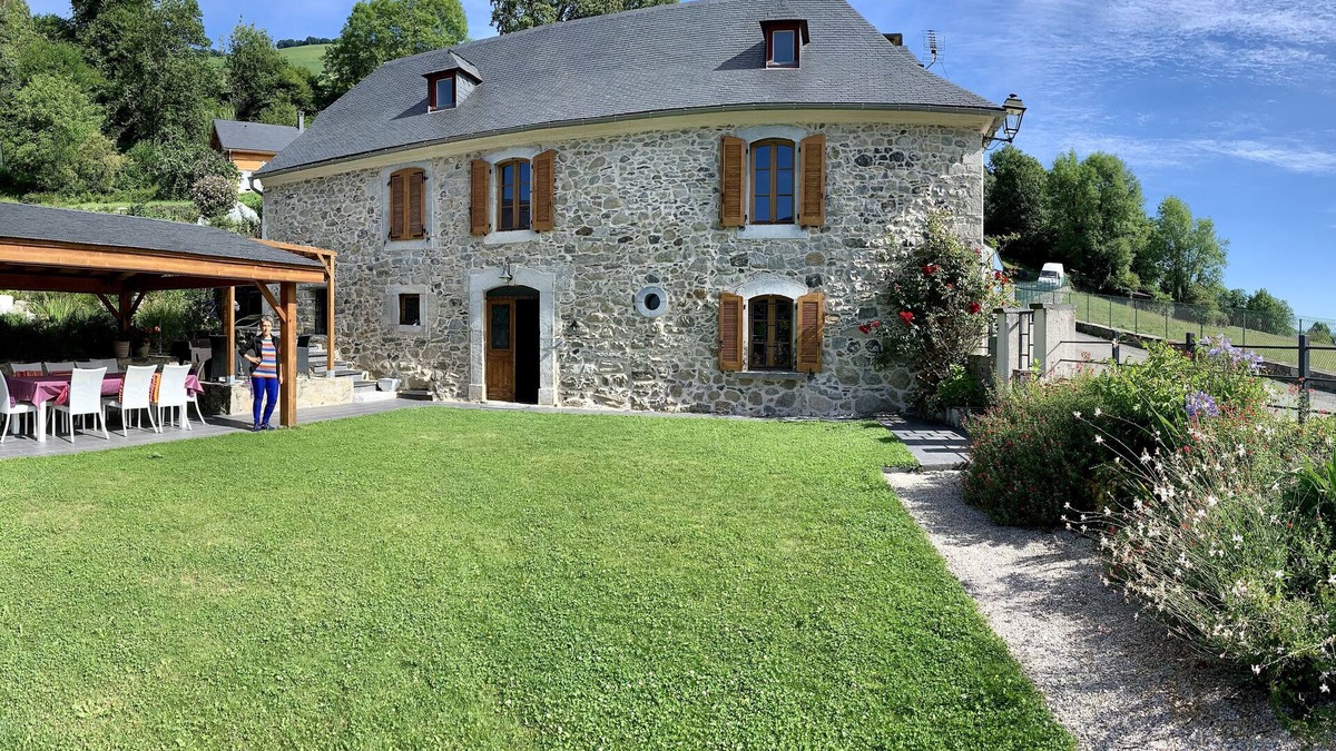 Arras-en-Lavedan House | Beautifully renovated 18th century house