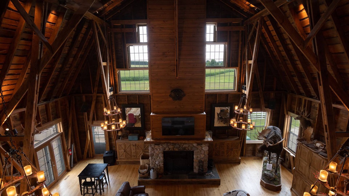 Pine River House | Beautifully Refurbished Barn Is Perfect For Large Groups And Families