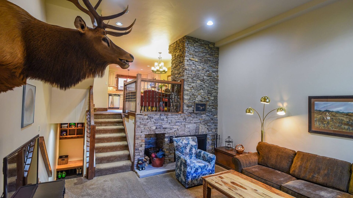 Peak 9 House | Beautifully Remodeled Ski In/Out 2 bedroom plus loft at the Cedars