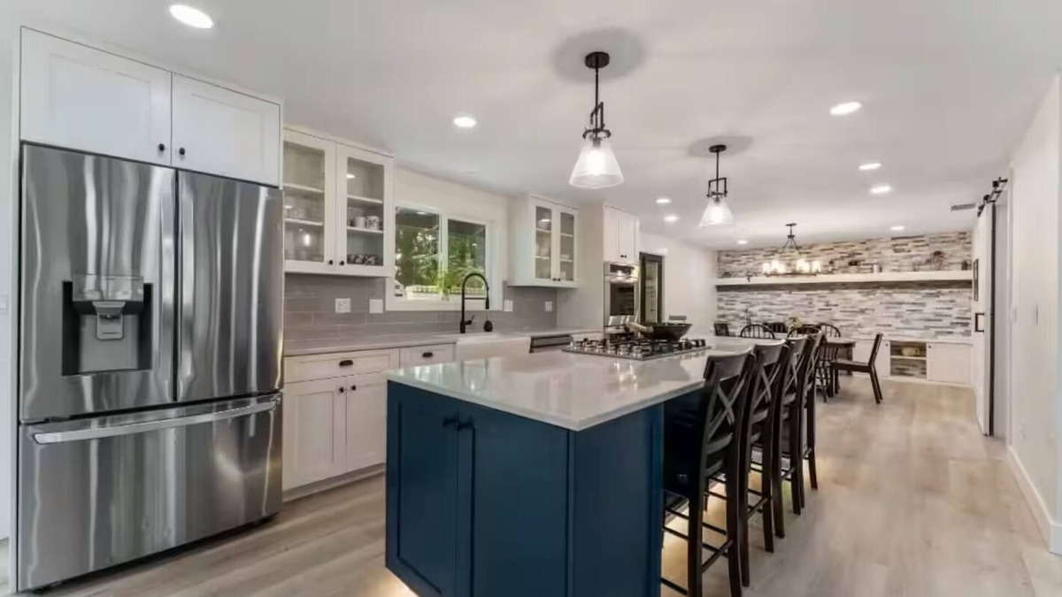 Central Oregon House | Beautifully remodeled, spacious 4-bedroom house in peaceful Eugene with WiFi, AC