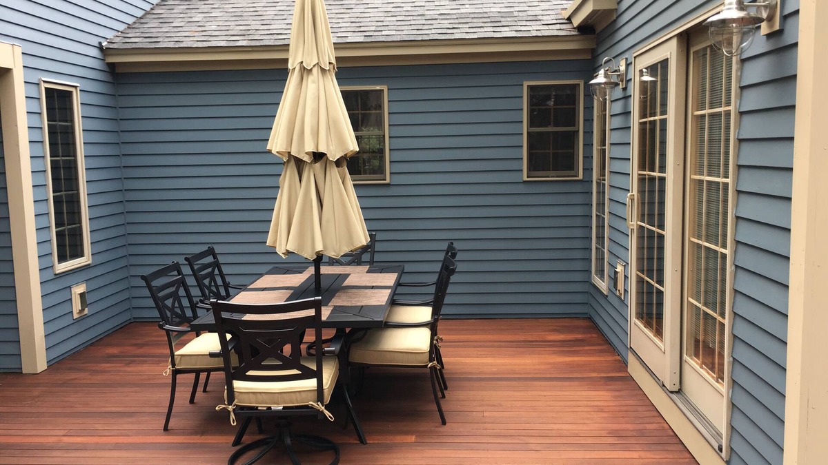 Rye House | Beautifully Rennovated Home Minutes to the Beach