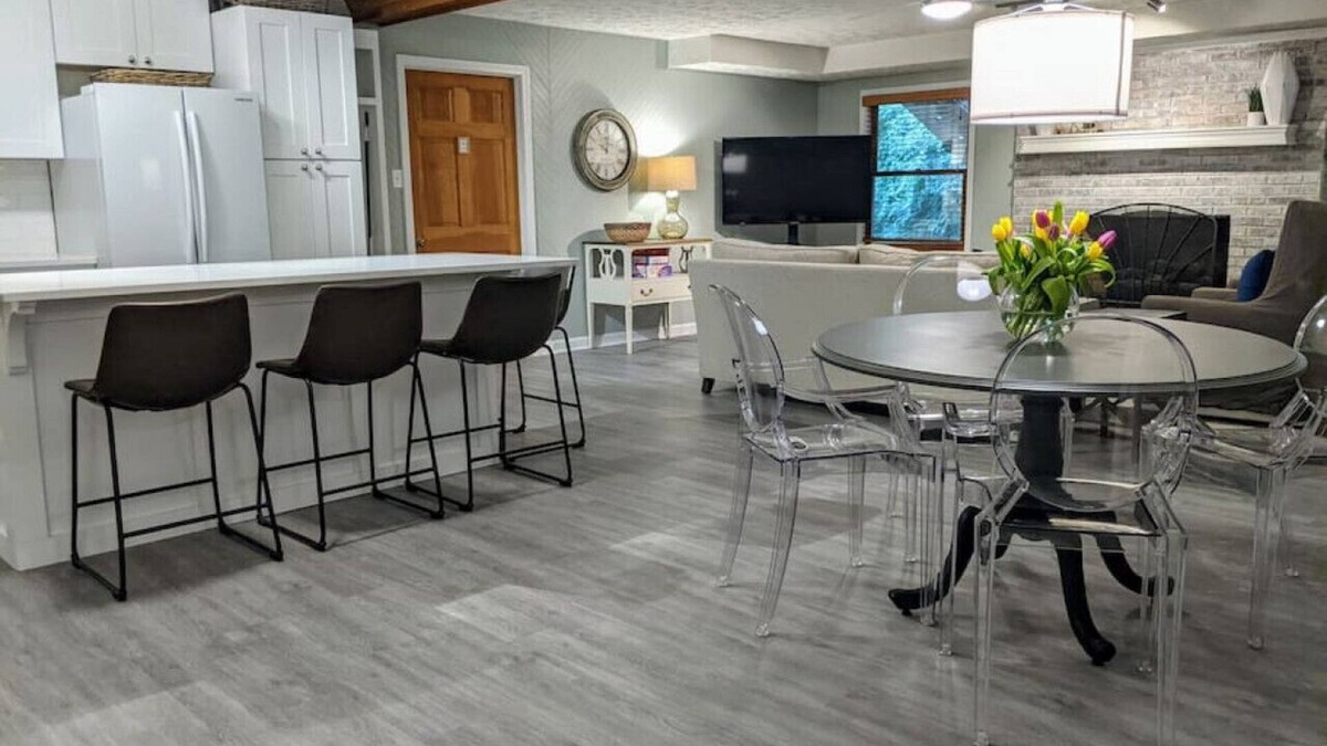 Lawrenceville Condo | Beautifully Renovated Space in Lawrenceville Home, WiFi, Smart TV in All Rooms!