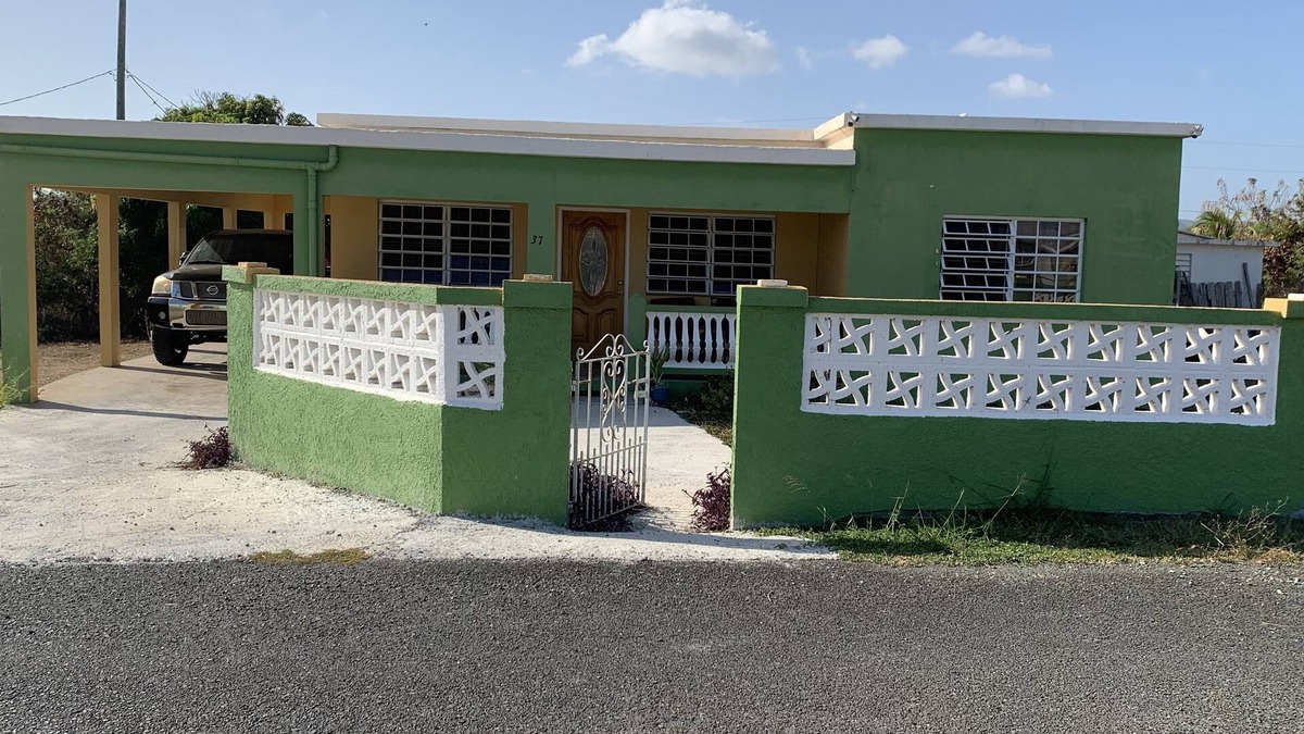 Frederiksted Southeast House | Beautifully Renovated Home/Easy Walk to the Beach/Great Getaway for the Family🔥