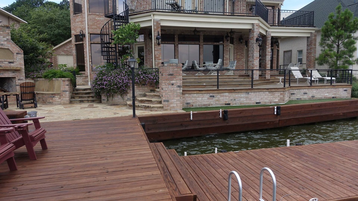 Walden on Lake Conroe House | Beautifully renovated retreat on the lake shore