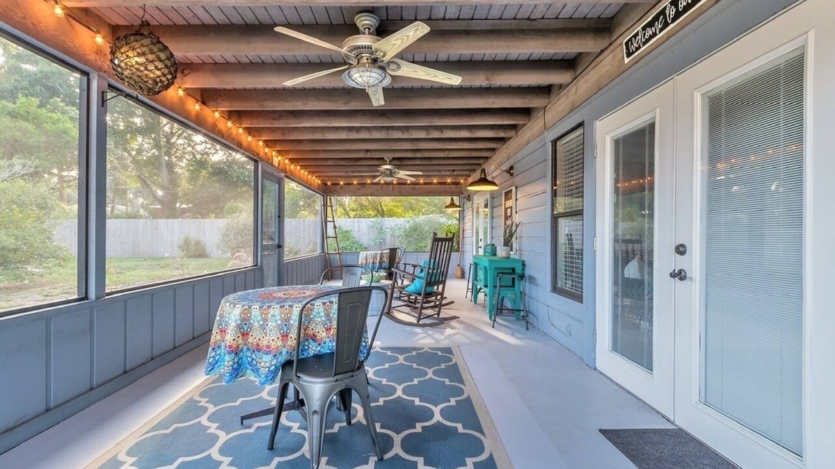 Mount Dora House | Beautifully Renovated 3bed 2bath Farmhouse with Pool! 5 min drive to Mount Dora!