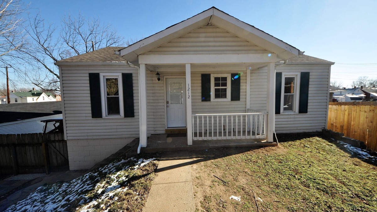 St. Charles Historic District House | Beautifully Renovated home in the heart of Historic Saint Charles