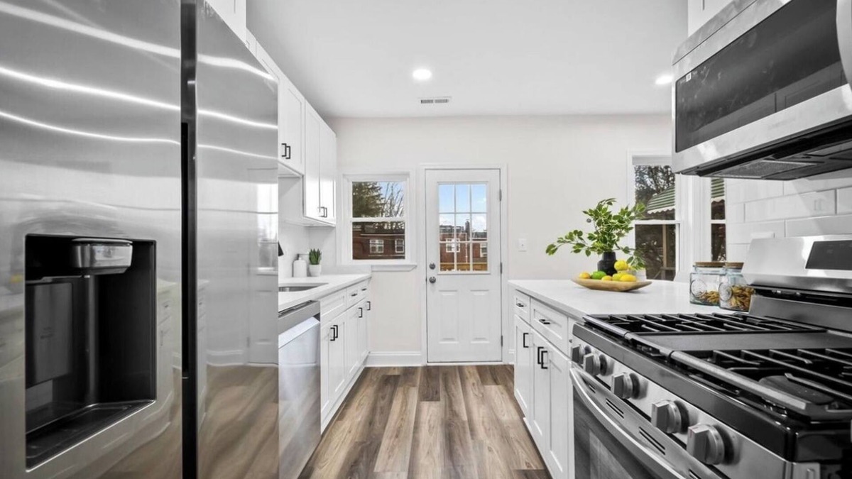 Towson House | Beautifully Renovated 4 Bedroom 2 Bath Townhome 2 Blocks from Towson University!