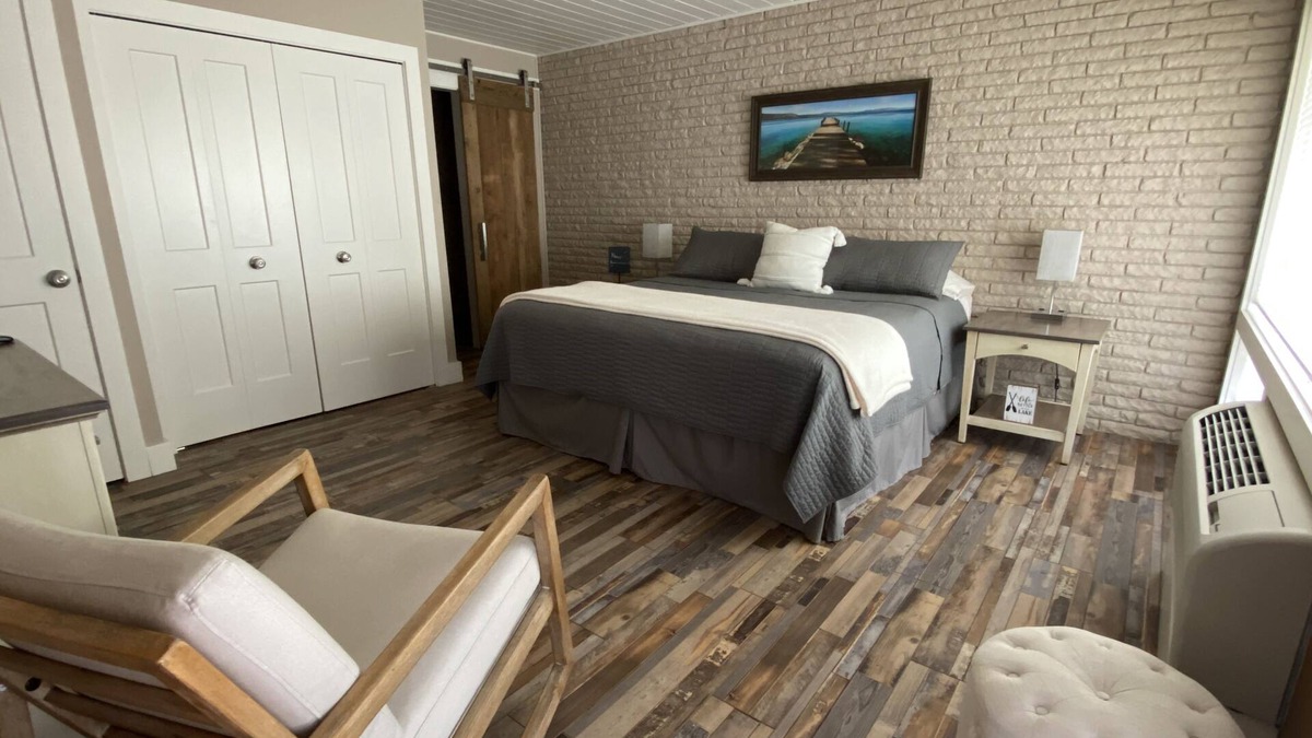 Conway Condo | Beautifully renovated Crooked Lakefront Condo 1 Bed & 1.5 Baths-Legacy Up North