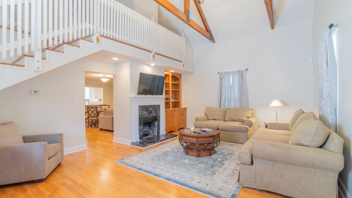 Columbus House | Beautifully renovated home in Midtown that is close to downtown and Ft Moore