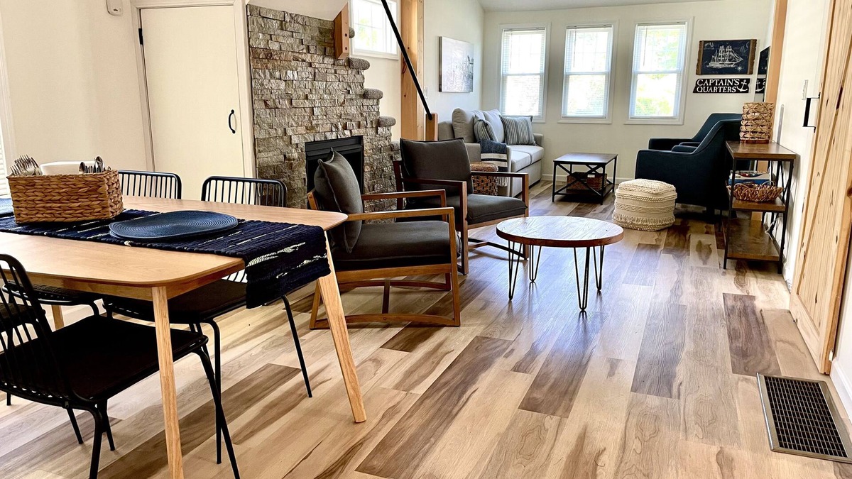 Lakewood Cottage | Beautifully renovated cottage - steps to lake and pet-friendly!