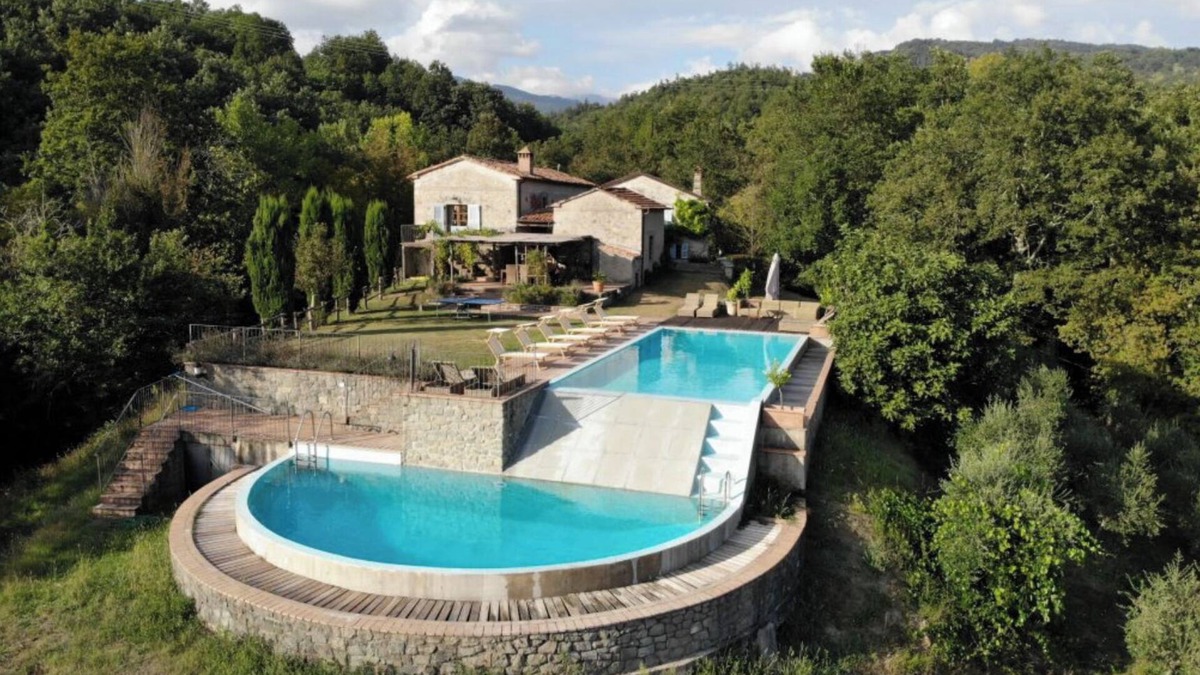 Licciana Nardi Villa | Beautifully Restored Villa With Private Infinity Pool and Stunning Views