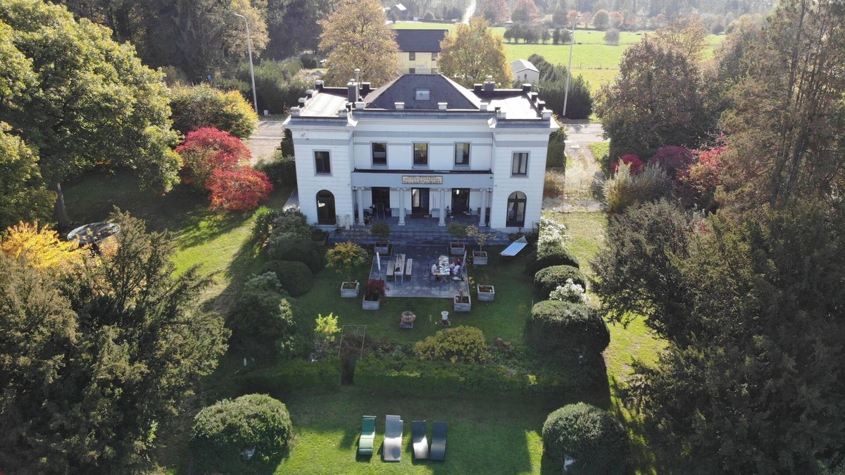 Couvin Other | Beautifully restored castle in the Ardennes for 12 adults (16 pers)