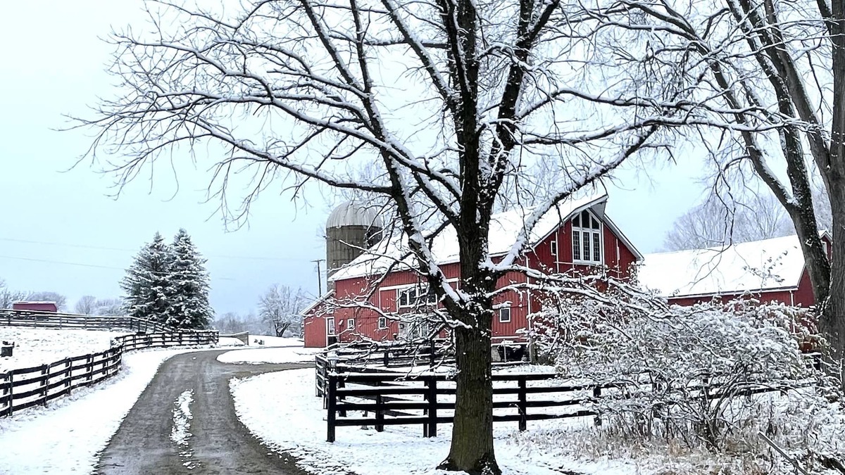 Metamora House | Beautifully restored 1890 barn sleeps 14