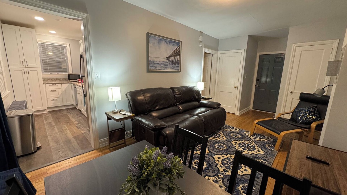 Trinidad Apartment | Beautifully Restored and Sunny 1 Bedrm Apt, Centrally Located, w Private Parking