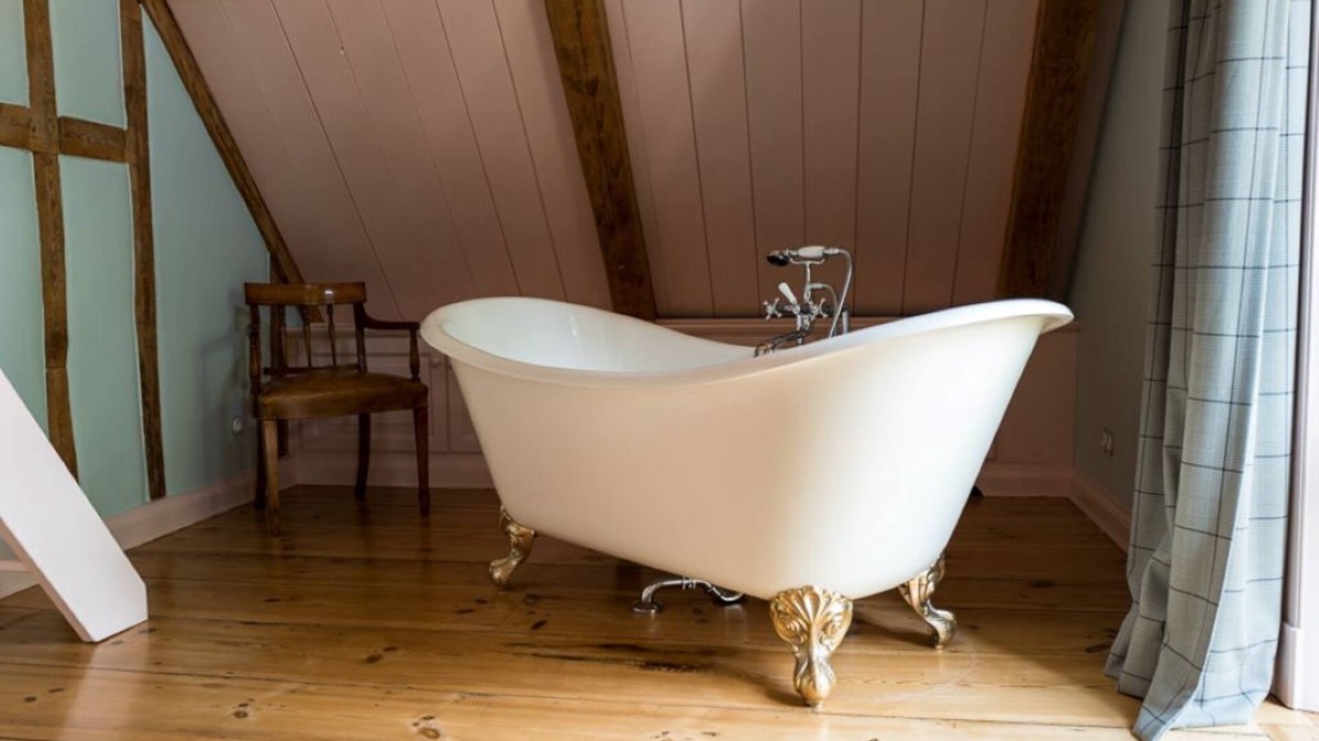 Friedrichsruh House | Beautifully situated in the Sachsenwald our Red House