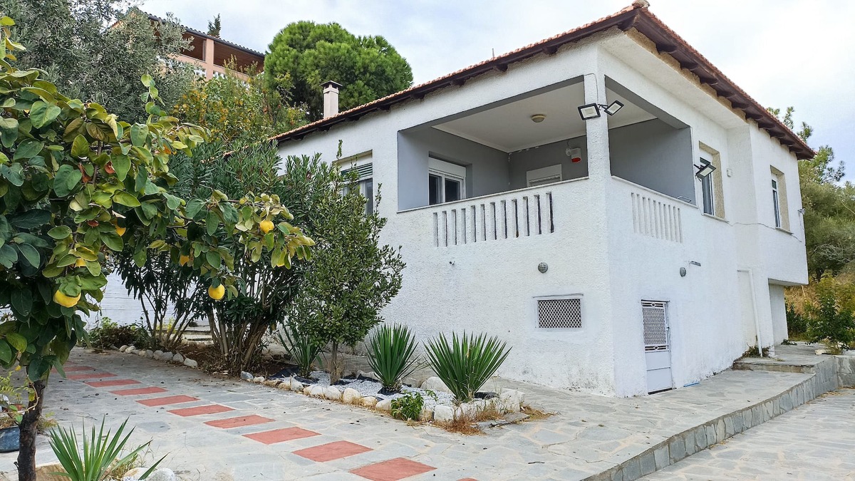 Palaio Tsifliki House | Beautifully Traditional Village House sea & mountain view 200mtrs beach