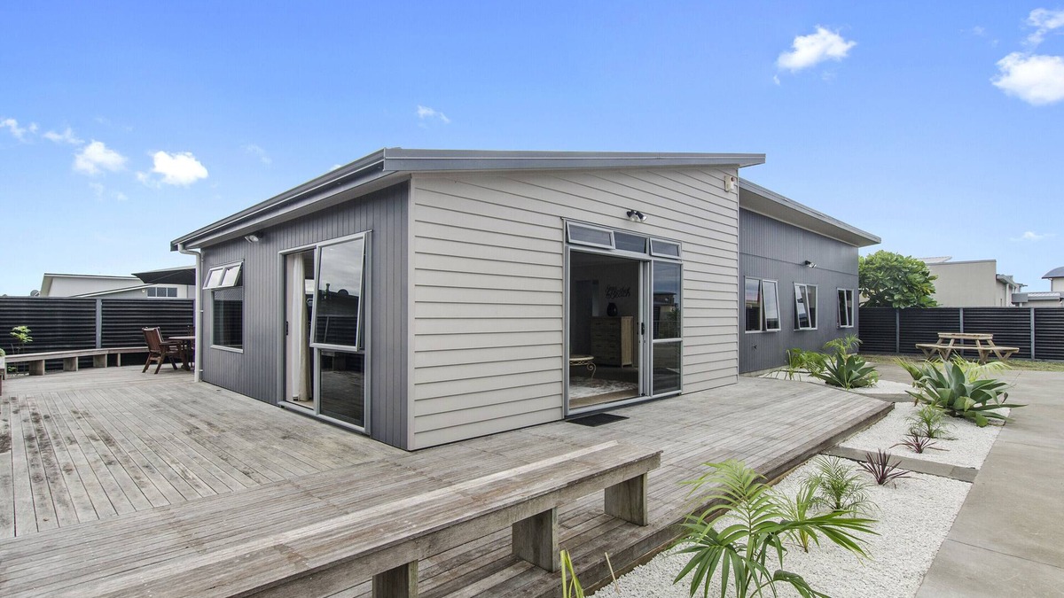 Ruakaka Cottage | Beauty on Bream Bay - Ruakaka Holiday Home