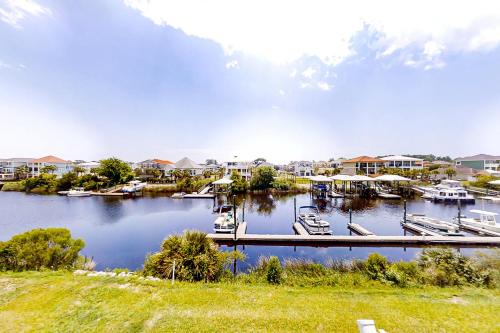 Carolina Yacht Landing Apartment | BeauView