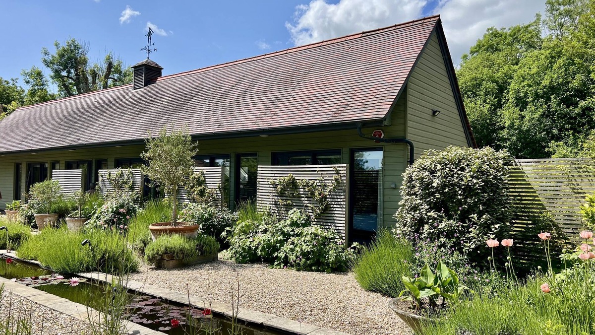 Cerne Abbas House | Beauvoir Court Stables stands within the grounds of Beauvoir Court