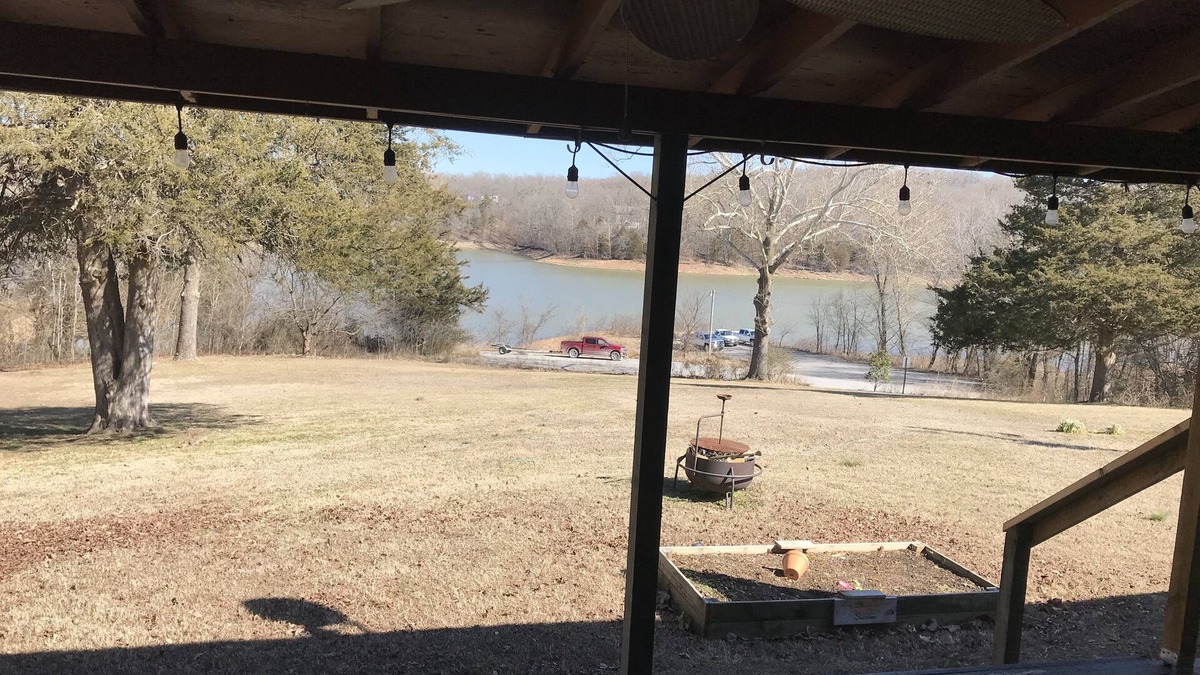 Springdale Cabin | Beaver Lake Front Log Cabin