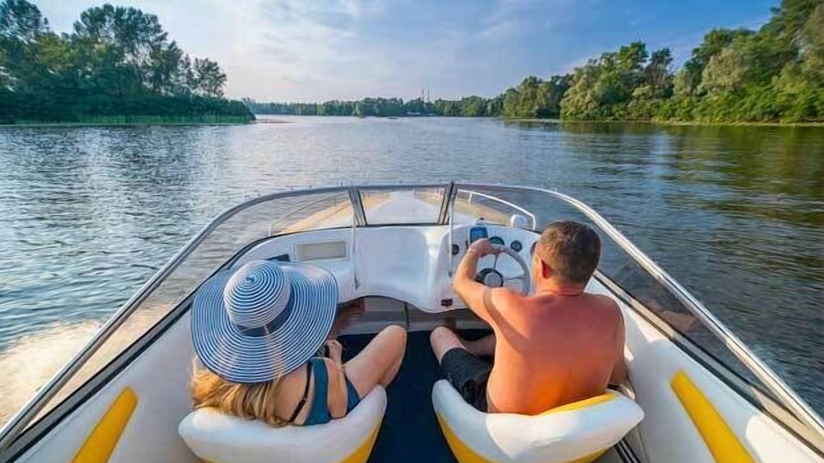 Beaver Shores House | Beaver Lake Views+Hot Tub+Fun in the Sun!