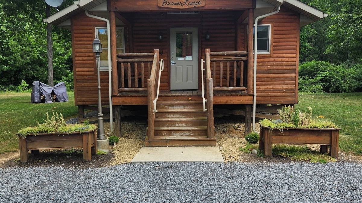 Clearville Cabin | Beaver Lodge At Creekside Resort