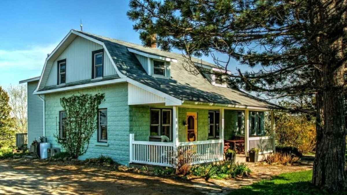 Grey Highlands House | Beaver Valley Modernized Farmhouse on 100 Acres