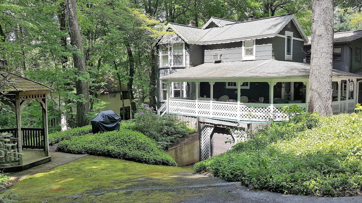Mount Gretna Cottage | Becky's Gift on Muhlenberg