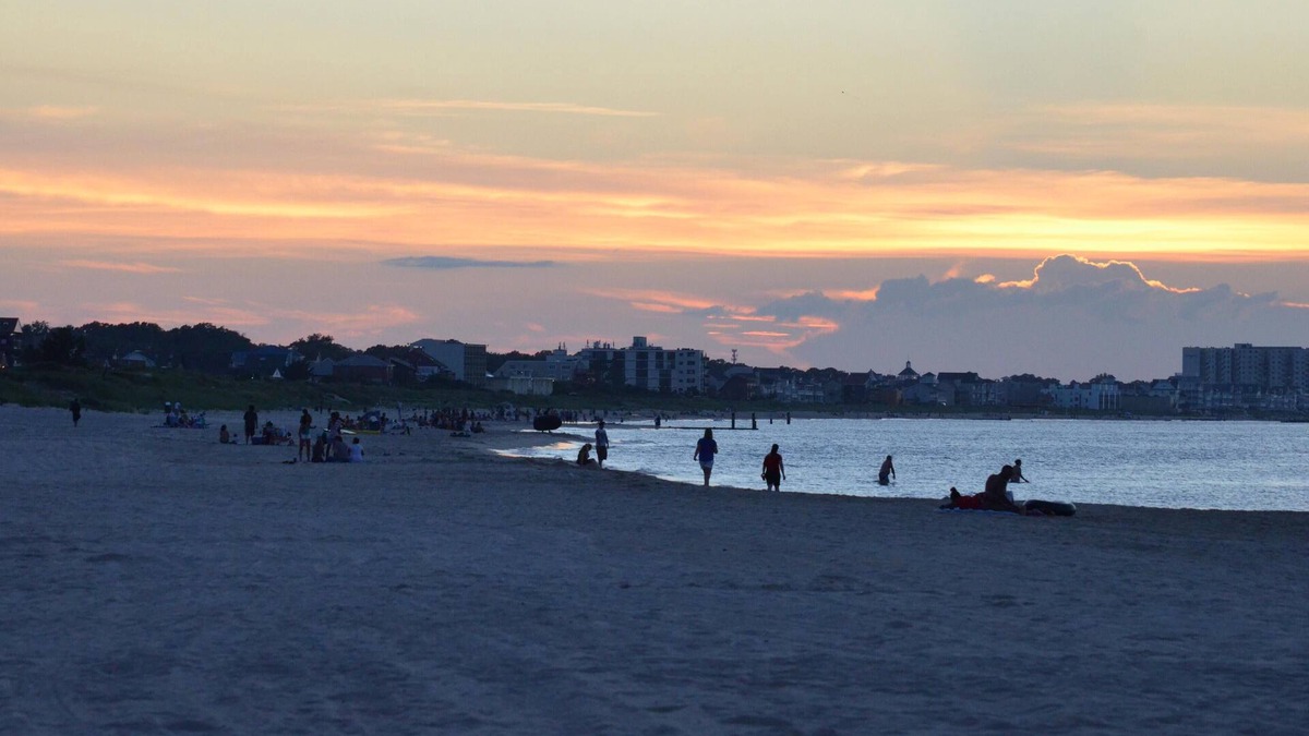 Cottage Line House | Become a Beach Bum at the Beach Bungalow - Hot Tub, Kayaks, Wi-Fi, & SAND!