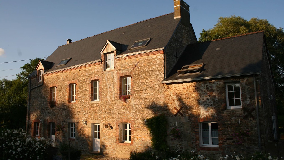 Sainte-Suzanne-and-Chammes House | Bed and breakfast in Mayenne in an 18th century mill by the river