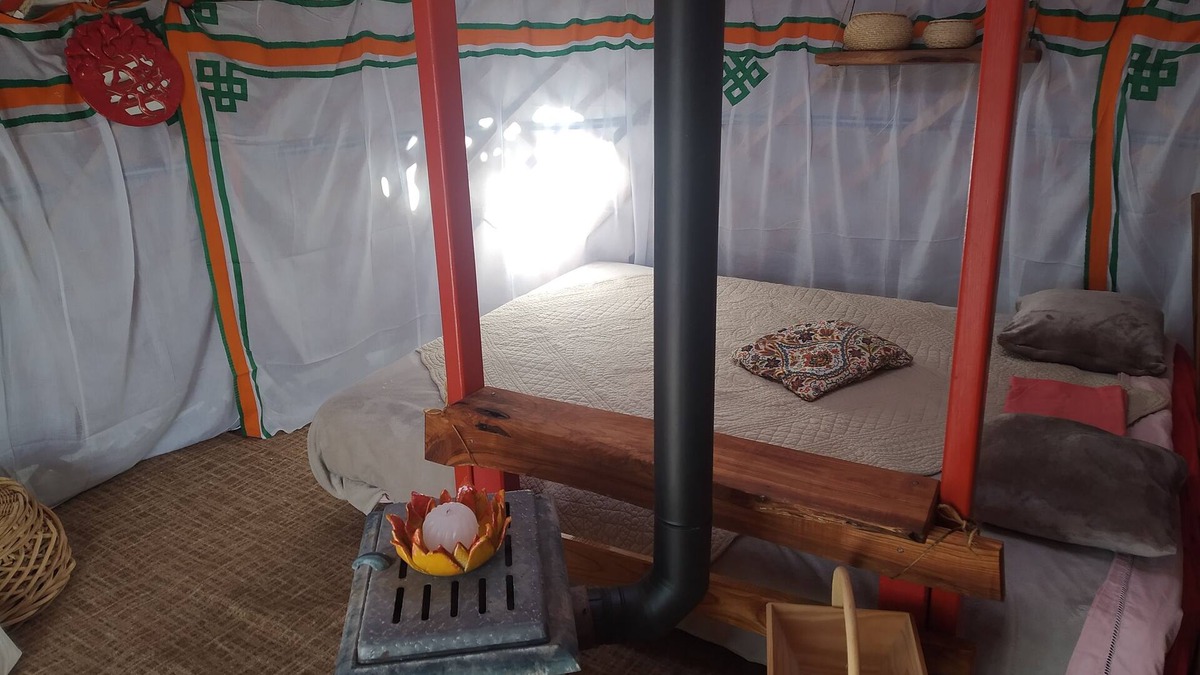 Castellet-les-Sausses Other | Bed and breakfast in a yurt between forest and meadow.
