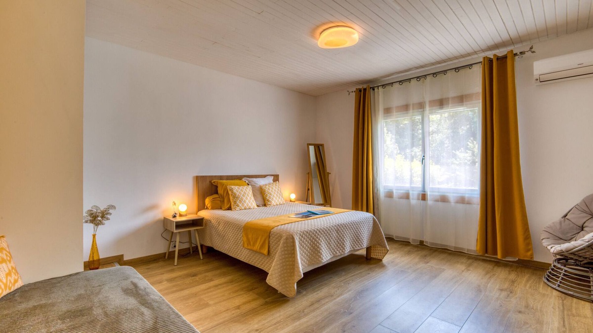 La Salvetat-sur-Agout House | Bed and breakfast 'Les Tables Aux Vaches Raviège' with Shared Terrace, Wi-Fi and Air Conditioning