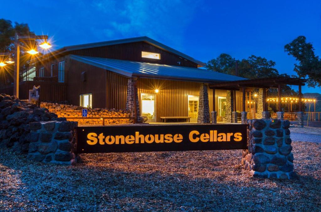 Clear Lake Bed & Breakfast | Bed and Barrel at Stonehouse Cellars