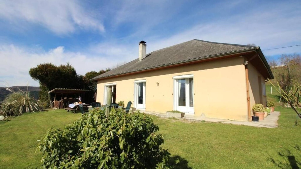 Bagneres-de-Bigorre Bed & Breakfast | Bed and breakfast on a farm