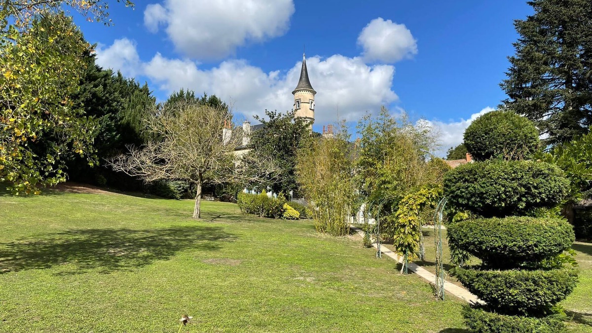 Dange-Saint-Romain Bed & Breakfast | Bed and breakfast in exceptional setting