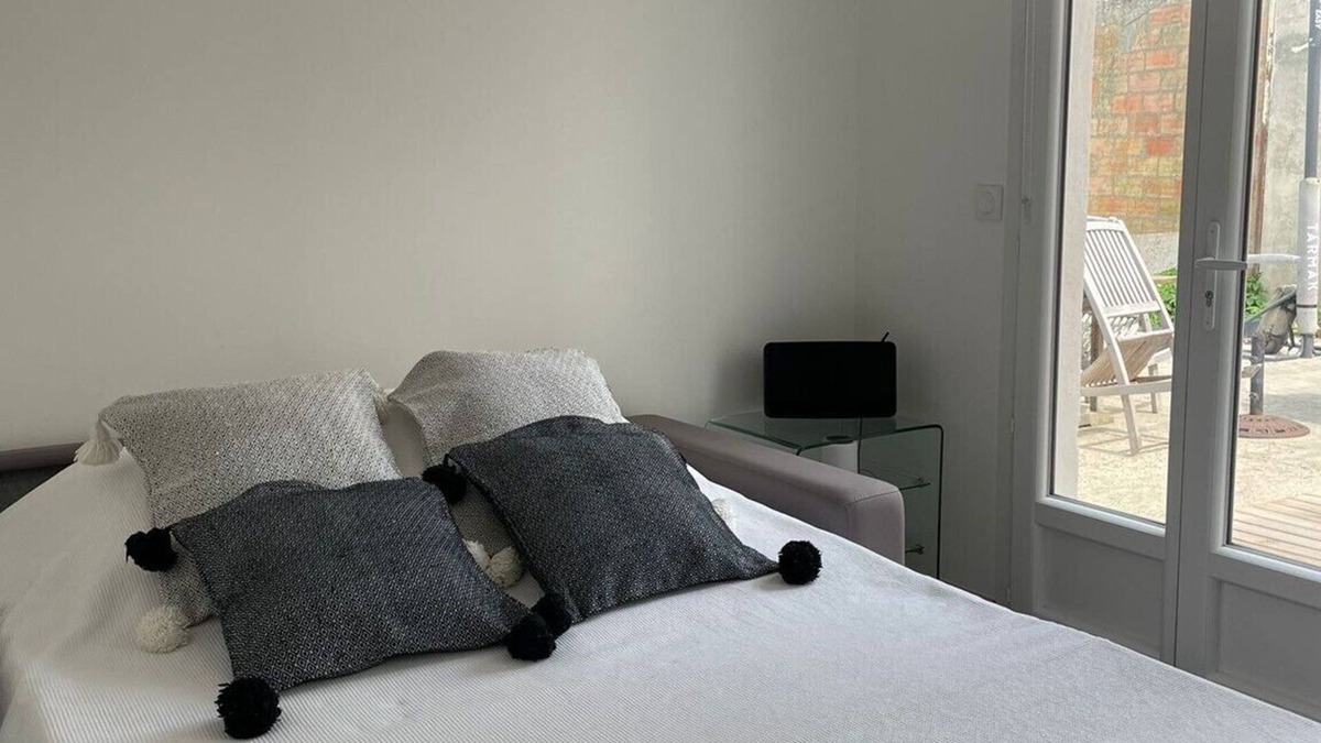 Bretigny-sur-Orge Bed & Breakfast | Bed and breakfast, 7 minutes walk RER C, 25 minutes from the center of Paris