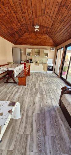 2 Mai Bed & Breakfast | Bed and breakfast ∙ 3 bedrooms ∙ 6 guests