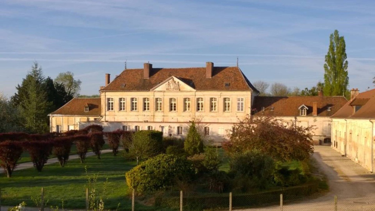 Piney House | Bed and Breakfast at the Château de Brantigny, SEGUR