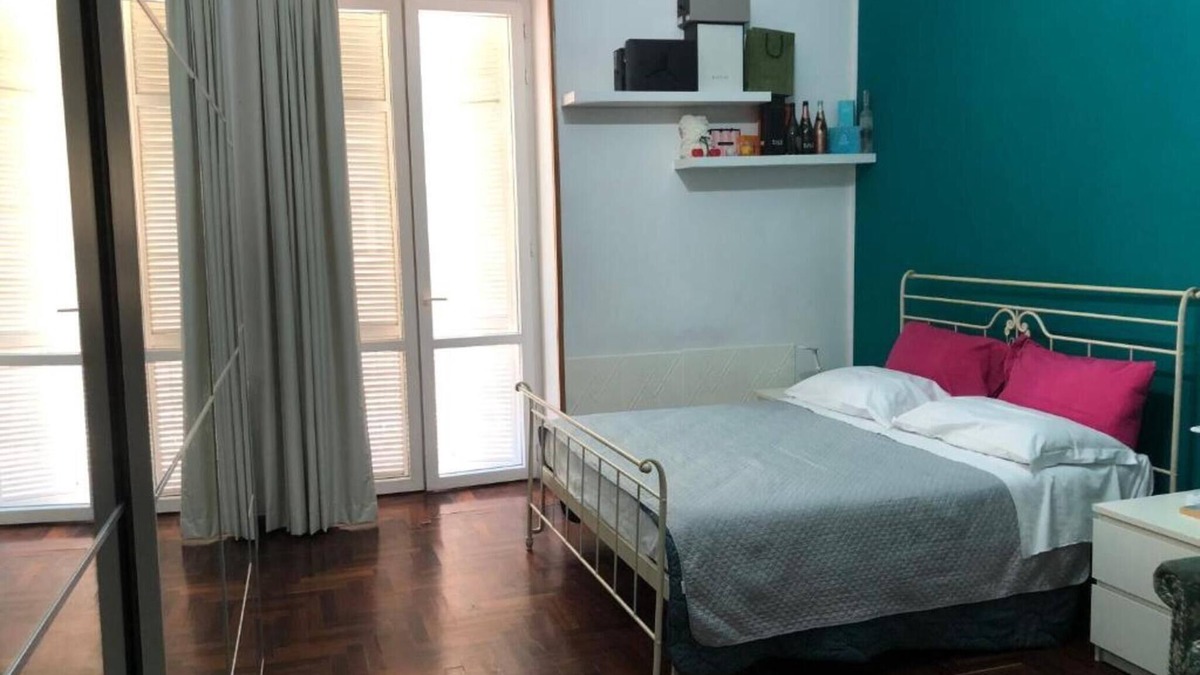 Posillipo Bed & Breakfast | Bed and Breakfast 'Camera Vista Cortile Greco Di Tufo' with Balcony, Wi-Fi and Air Conditioning