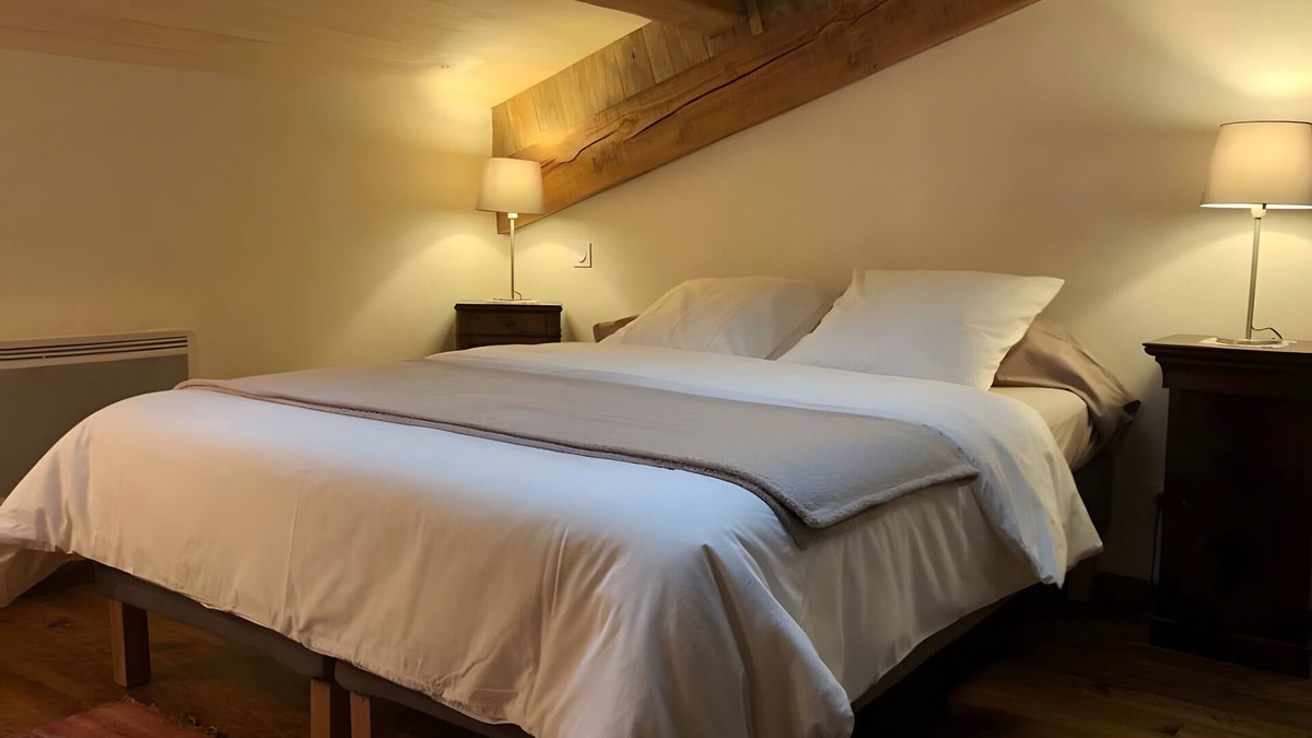 Iholdy Bed & Breakfast | Bed and Breakfast 'Hocha' with Private Garden and Wi-Fi