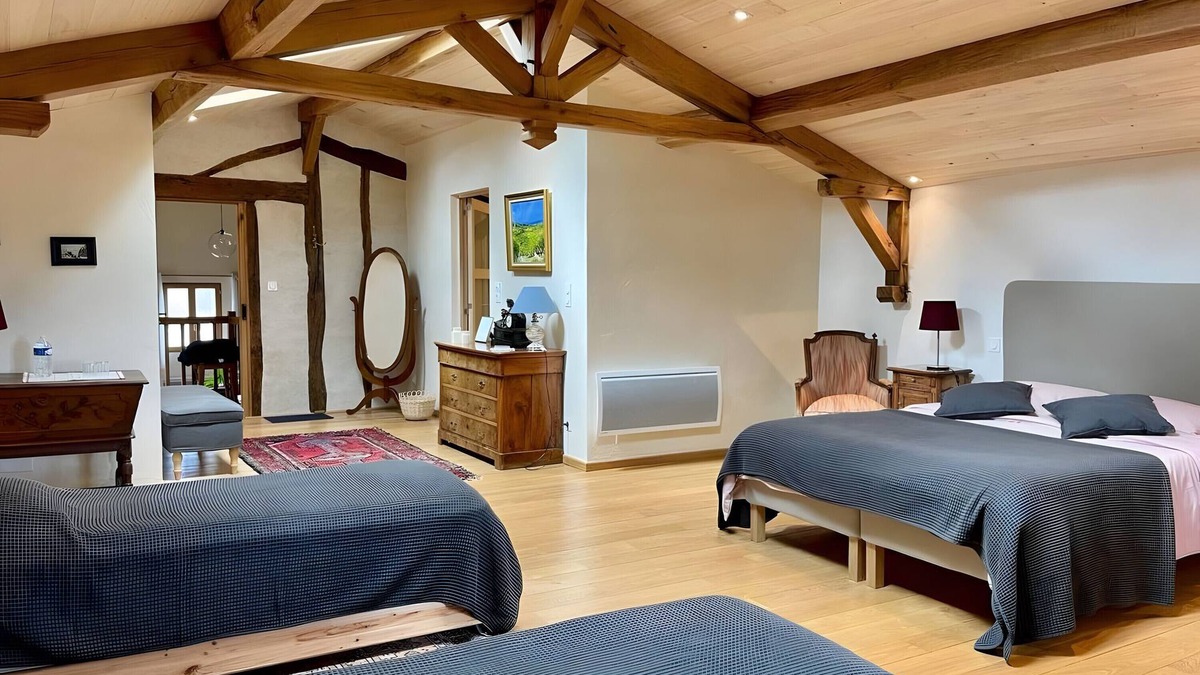 Iholdy Bed & Breakfast | Bed and Breakfast 'Lukugaraia' with Mountain View, Private Garden and Wi-Fi