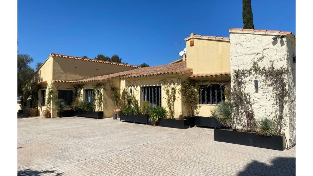 Bascara House | Bed and Breakfast Mas Xibeques - Spa, Waterfall, Tenis - Alojamiento Completo
