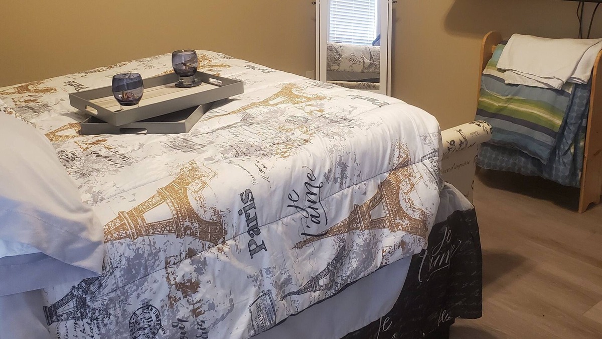 Midland House | Bed and Breakfast Personal Chef (Wanderlust Room)