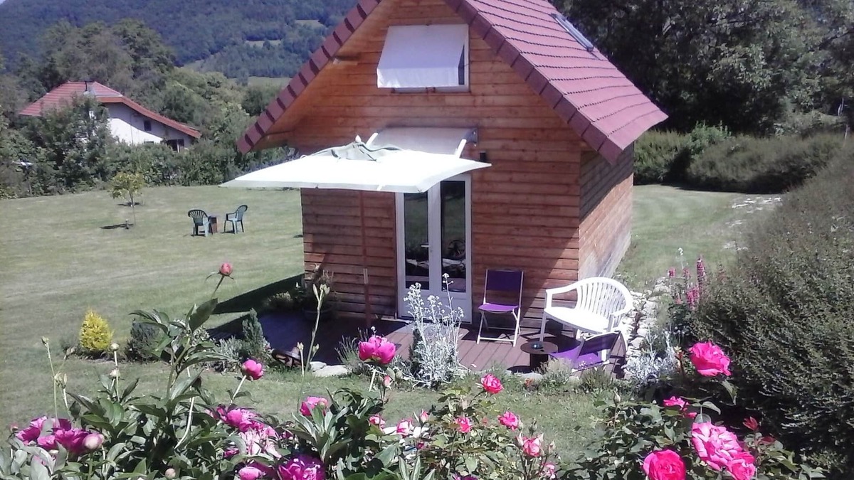 Theys Ski Chalet | Bed and Breakfast Rental