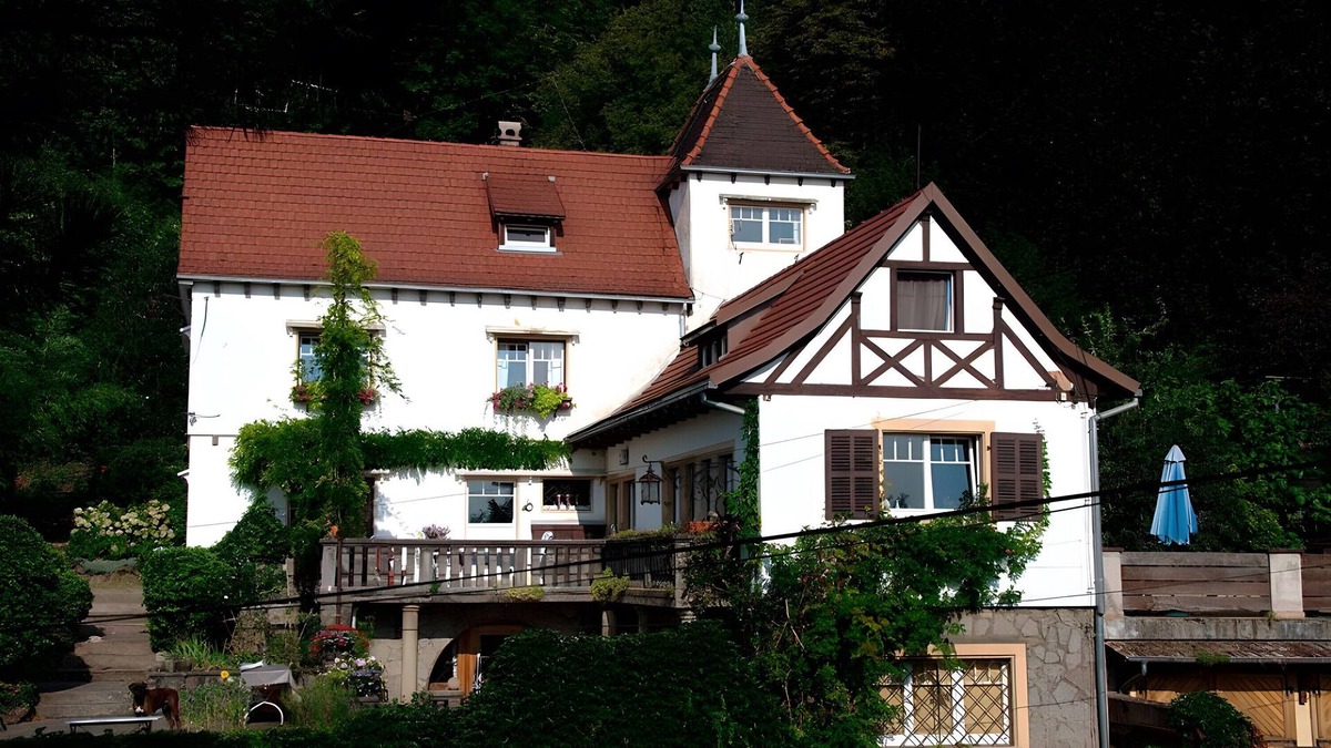 Barr Bed & Breakfast | Bed and Breakfast 'Roteluft - Pablo' with Private Terrace and Wi-Fi