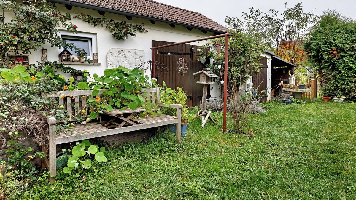 Mundelsheim Bed & Breakfast | Bed and Breakfast 'Sleep and Go' with Shared Garden and Wi-Fi
