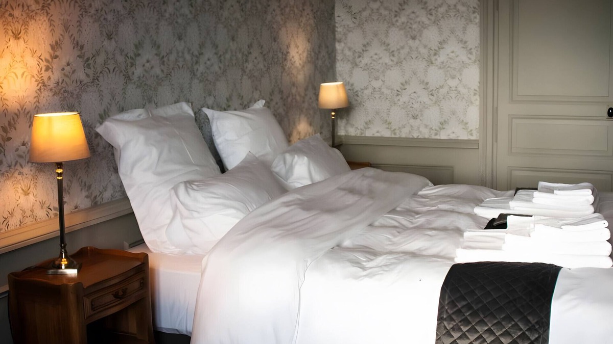 Sanxay Bed & Breakfast | Bed and Breakfast 'Suite Familliale - Vue Sur Jardin' with Shared Garden and Wi-Fi