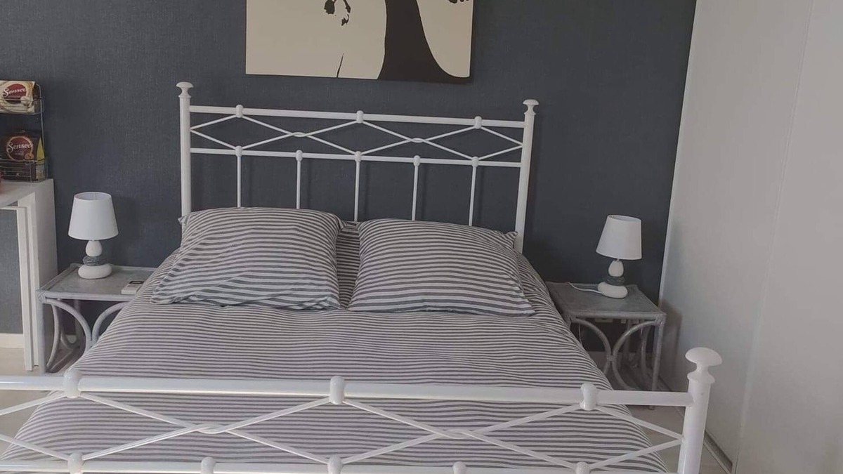Chabeuil Bed & Breakfast | Bed and breakfast with private entrance